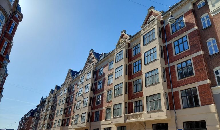 Rynek wtórny wygrywa z pierwotnym – dlaczego Polacy wolą mieszkania z drugiej ręki?